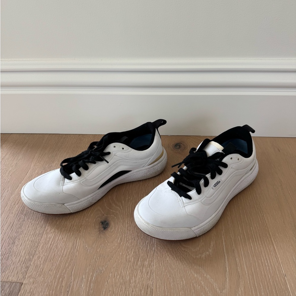 Vans men White Sneakers with Black Accents